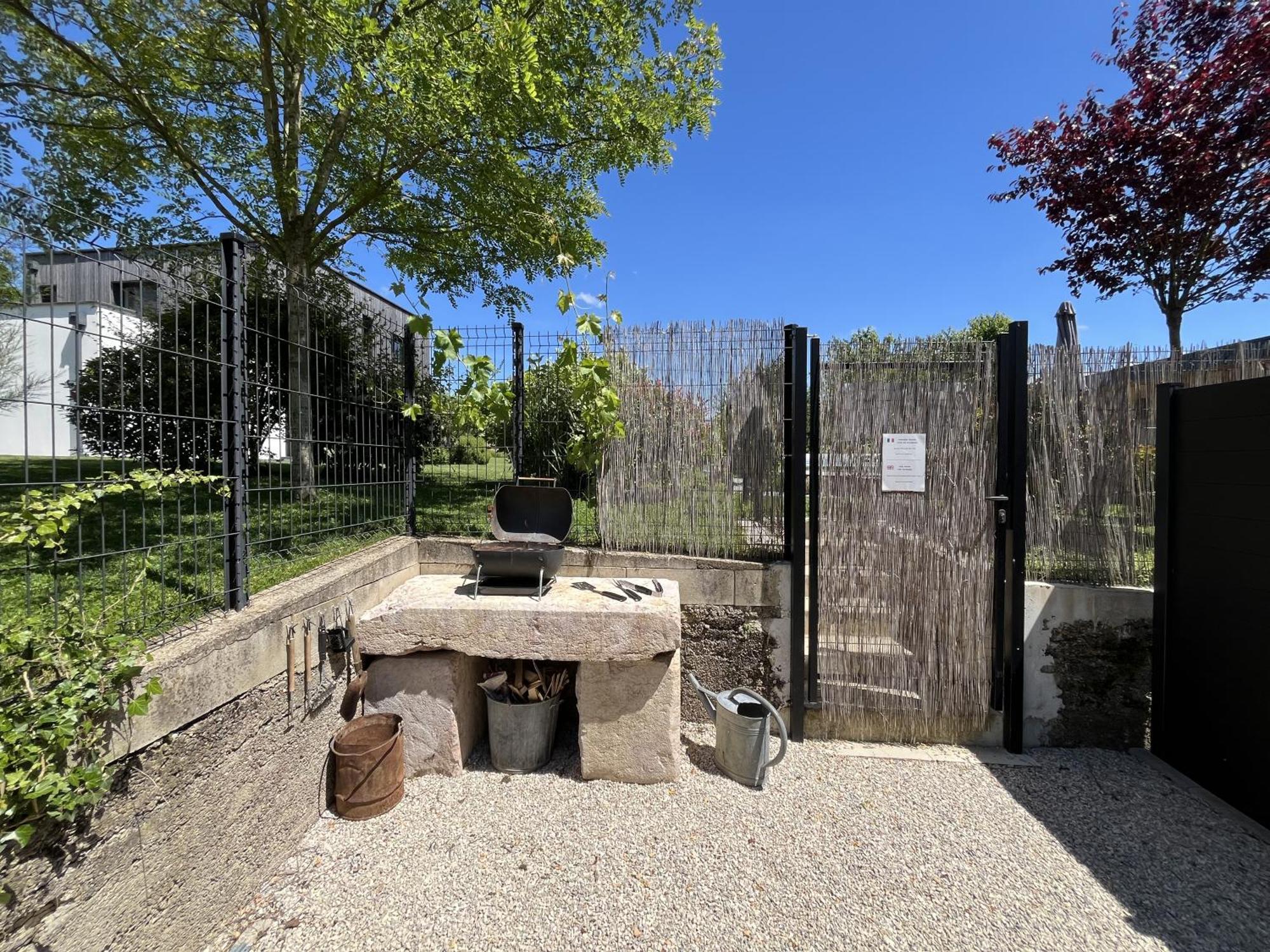 Sejour Detente - Appart'Hotel N 1 Avec Jaccuzi, Piscine Et Petit-Dejeuner Chouzelot Exterior foto